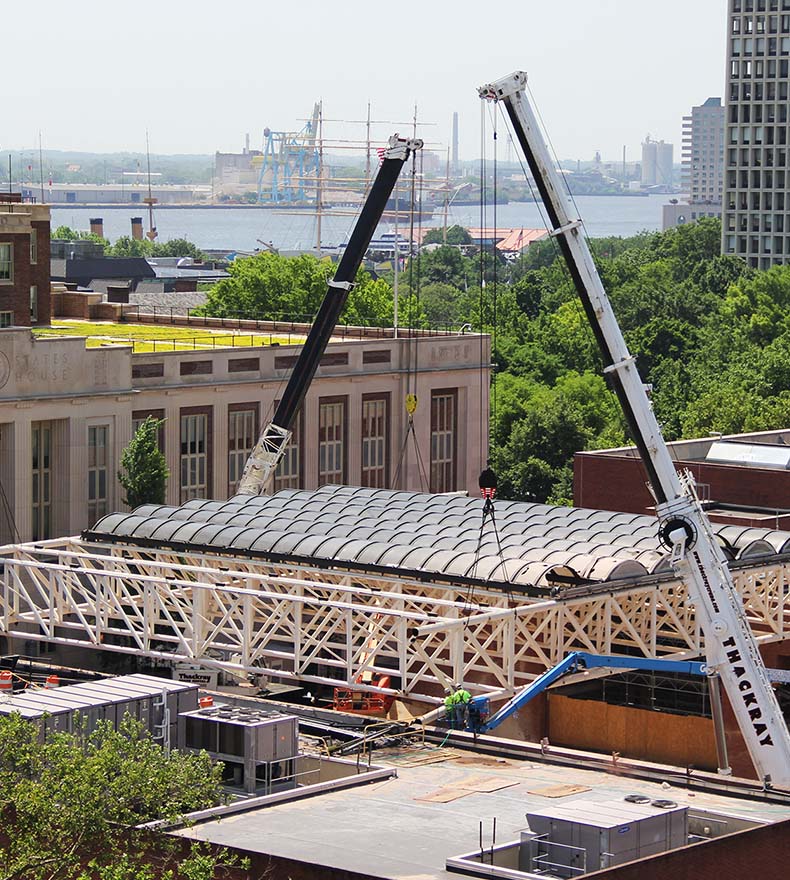 Thackray Crane - Complex crane lift operation with multiple cranes