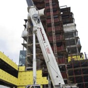 thackray-crane-helps-build-bew-temple-university-hospital