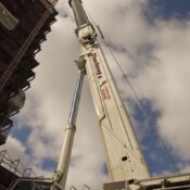 thackray-cranes-mobile-crane-building-new-high-rise-temple-university-hospital